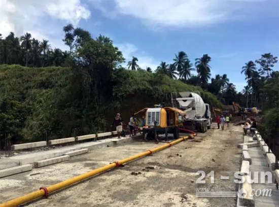 徐工混凝土拖泵及搅拌车联合参建菲律宾某公路大桥项目