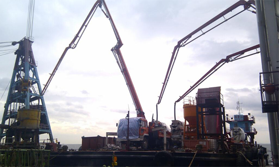 中联重科泵车在港珠澳大桥施工现场