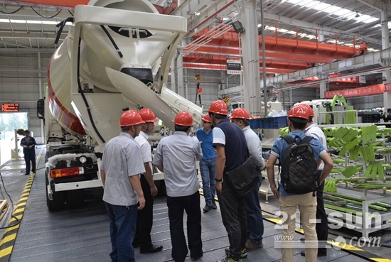 越来越多世界顶尖企业高层来访雷萨重机中国工厂
