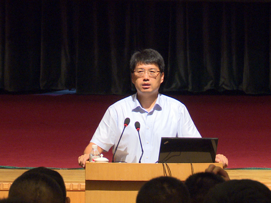 集团总经理刘长城在会上讲话