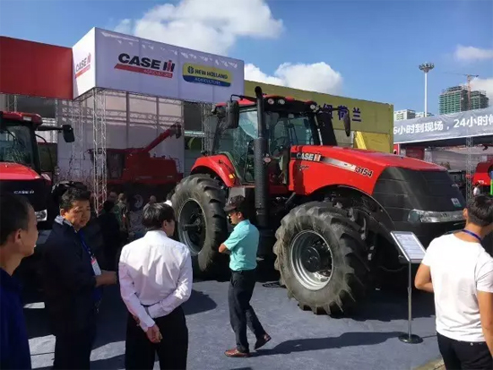 凯斯红色军团亮相2017新疆农业机械博览会