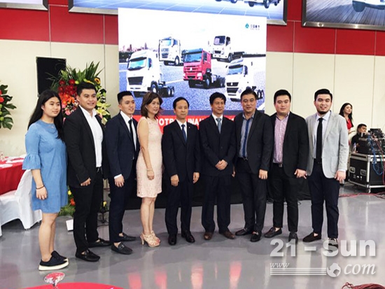 中国重汽菲律宾经销商4S店盛大开业