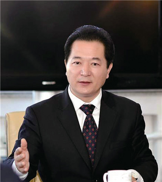党的十九大代表，本钢集团党委书记、董事长陈继壮