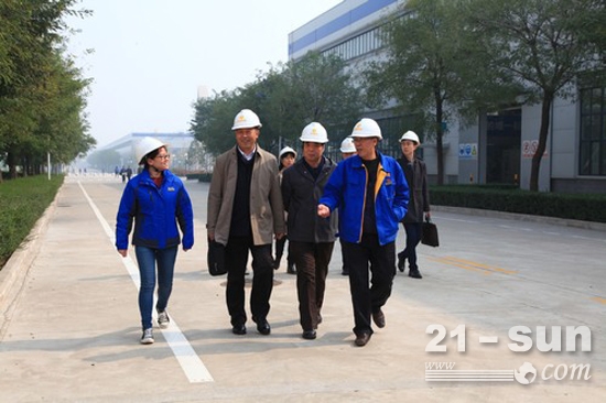 陕西省劳动关系和谐企业审核组到陕建机现场审核