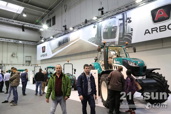 阿波斯P7000拖拉机在汉诺威国际农机展上发布