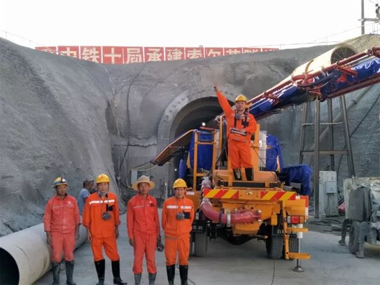 大美新疆，五新隧装助力筑造一条戈壁传奇之路