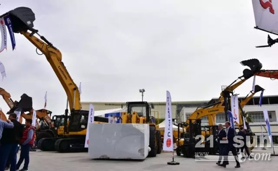 柳工重器出席2018年土耳其国际石材及技术展览会