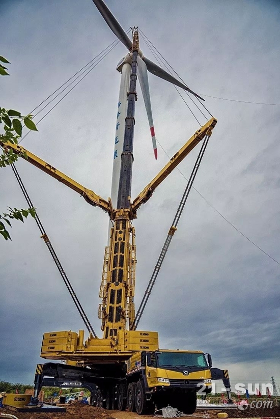 全球首台八轴1200吨全地面XCA1200起重机宁夏风电吊装