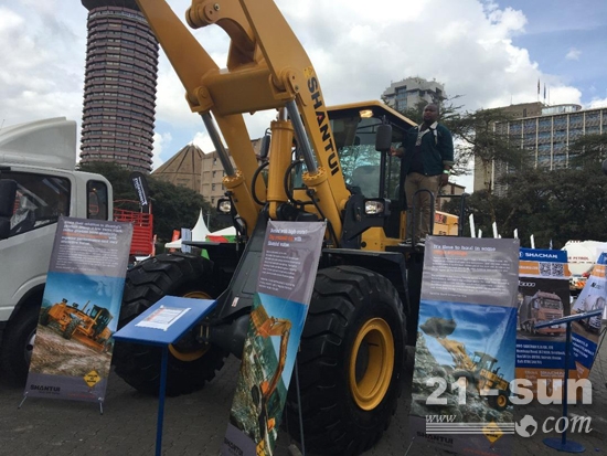 山推亮相肯尼亚2018 TOTAL MOTORSHOW机械展