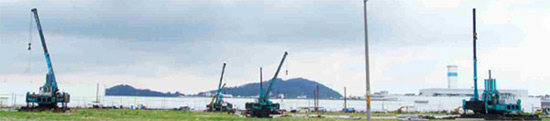广东南海8台山河智能静力压桩机同时施工