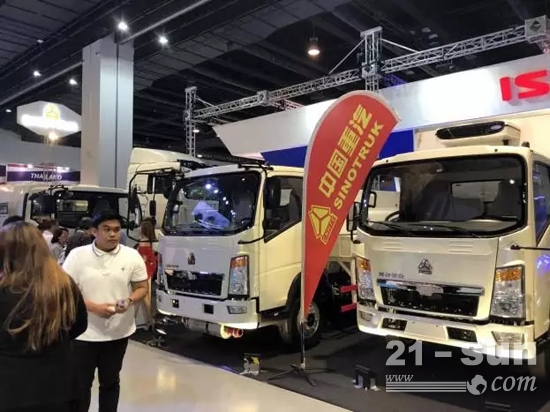 中国重汽绽放“菲律宾第一国际巴士、卡车和商用车展览会”