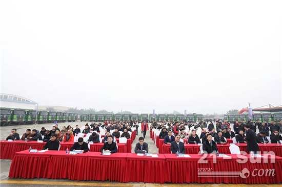 广汉市120辆陕汽德龙X3000新型环保渣土车交付仪式成功举办