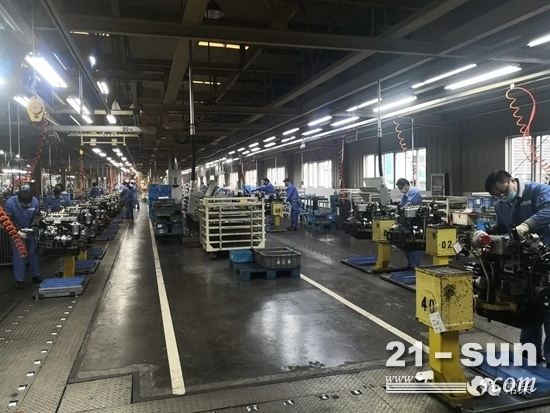 多缸机厂总装工段作业现场