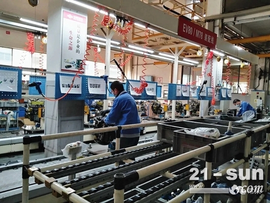 机组事业部EV80/M78装配线作业现场