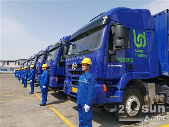 杰狮牵引车上海交车