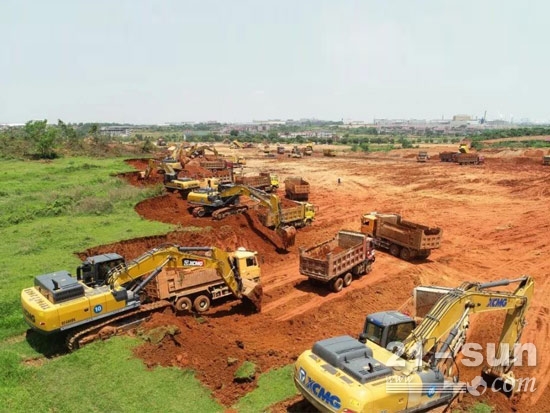 徐工挖掘机施工现场