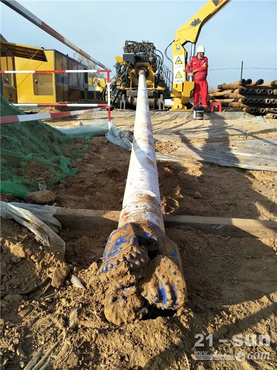 徐工大吨位水平定向钻机成功挑战135MPa超硬地层