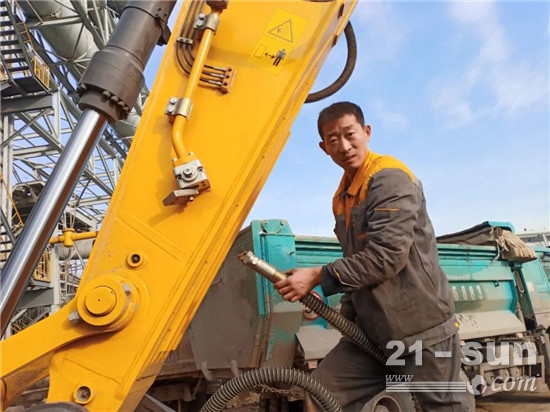 雷沃服务工程师宁磊