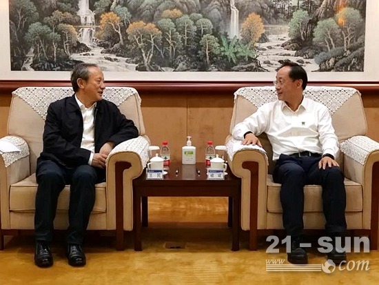 王民与褚斌交流