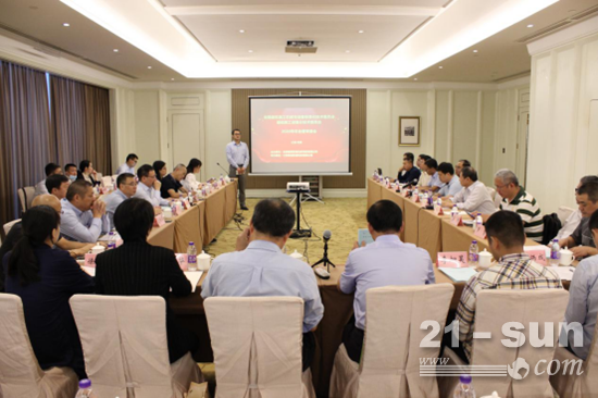 泰信机械总经理辛鹏致欢迎辞