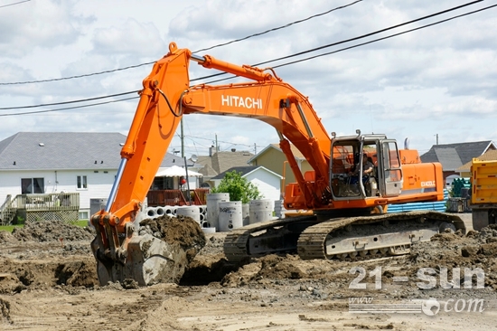 首次购买工程机械时,是买国产的好还是进口的好