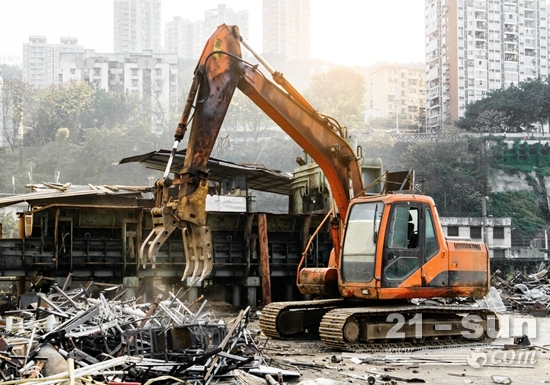 首次购买工程机械时,是买国产的好还是进口的好