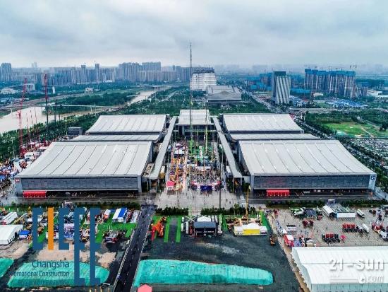 凱斯B系滑移榮膺CICEE 2021“金齒輪”獎！