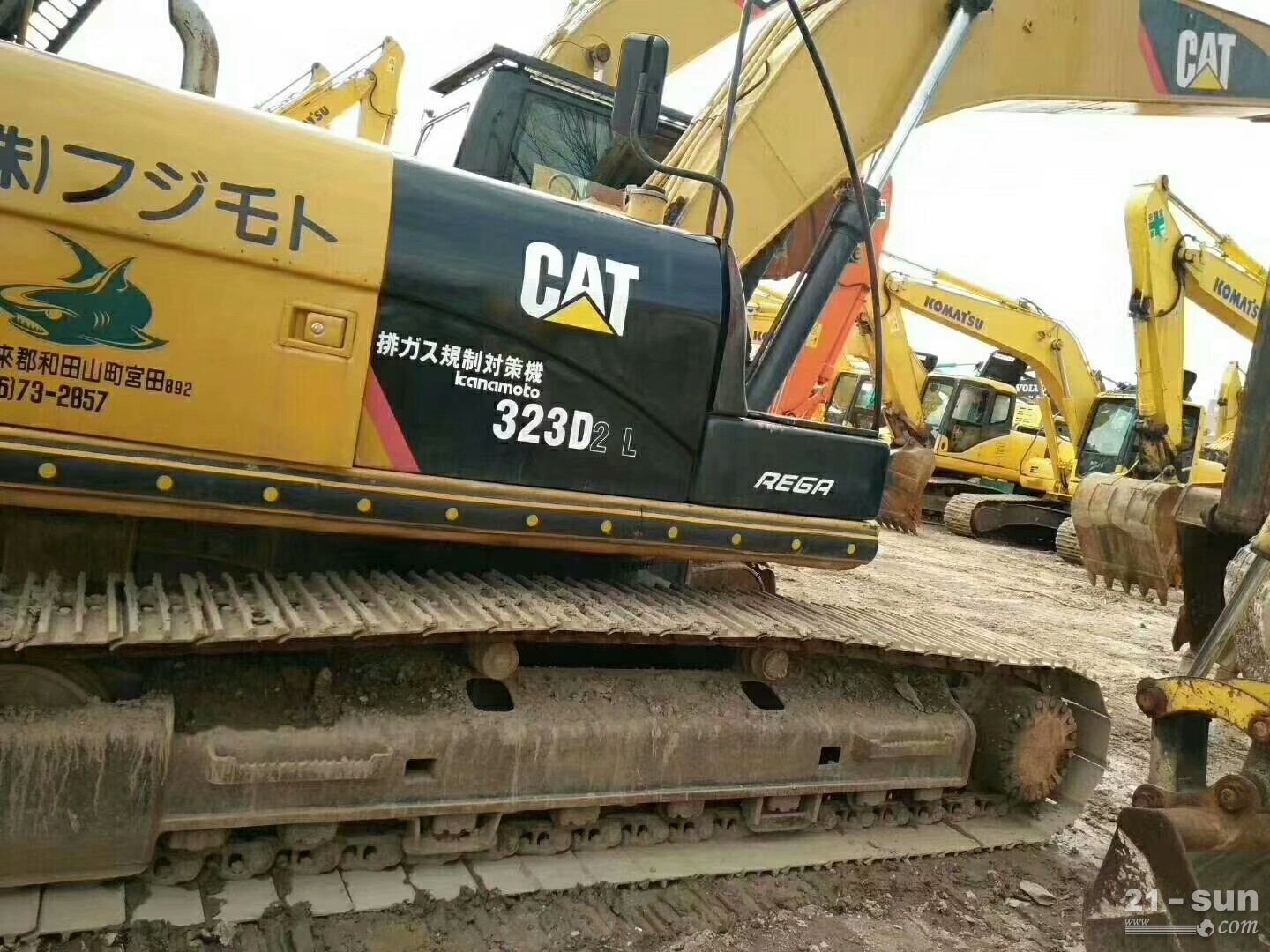 卡特彼勒CAT323D2二手挖掘机