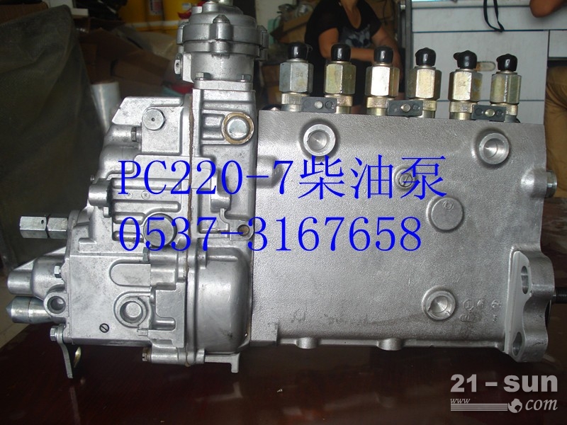 小松挖掘机配件 PC220-7柴油泵