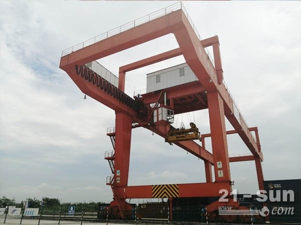 云南昆明轮胎式集装箱起重机厂家80吨龙门吊24米跨