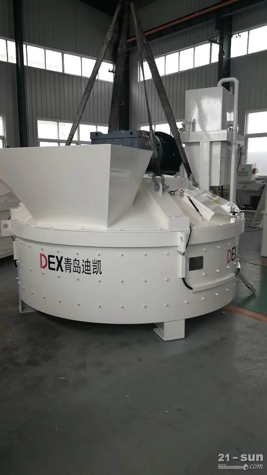 立轴行星式搅拌机的高性价比是行业搅拌新亮点