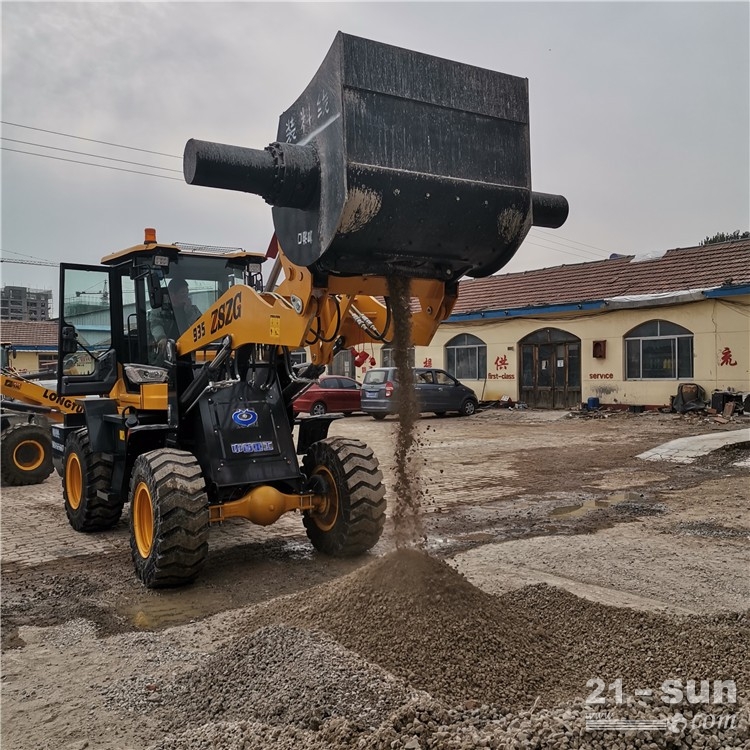 搅拌斗装载机路面山区建设用混凝土搅拌斗使用图片