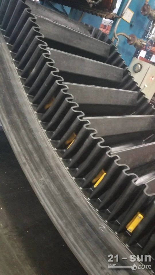波状挡边裙边带   大倾角挡边带