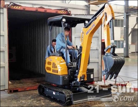 恒特重工HT21微型挖掘机出口至迪拜