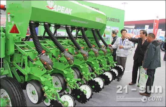 山东常林集团2015中国国际农业机械展览会高奏凯歌