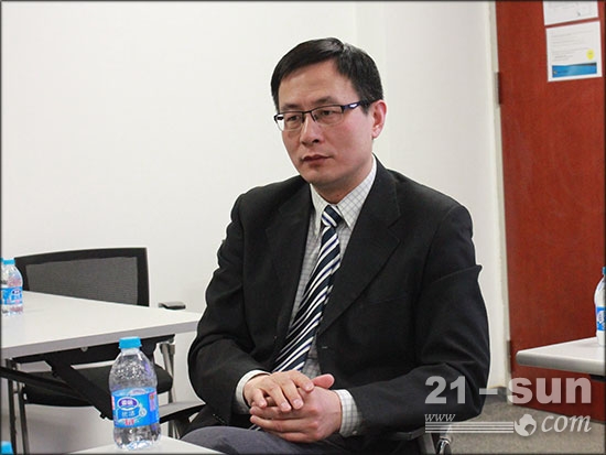 约翰迪尔工程与林业机械中国区市场销售总经理郎云先生