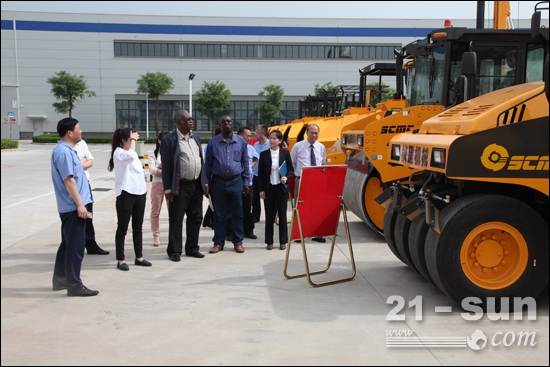 加纳道路承包商协会会长来陕建机械参观考察