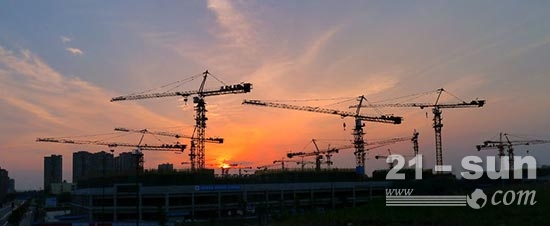 川建“SCM”塔机群参与“建筑工业化”样板楼施工