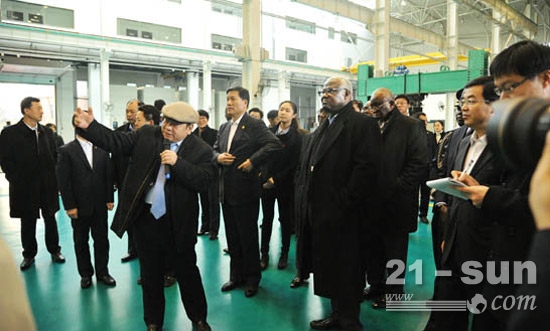 塞拉利昂总统科罗马参观访问中国重汽