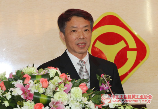 天津工程机械研究院有限公司董事长、总经理郑尚龙发表就职讲话