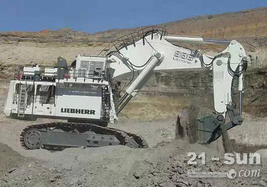利勃海尔r996矿山挖掘机参数 工作重量:正铲676吨,反铲672吨 发动机