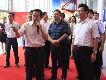 云南副省长董华全力支持三一在云南PC项目建设