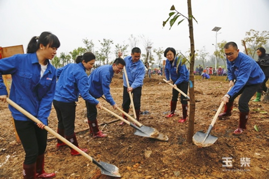 玉柴积极参与植树活动为园林<em>生态</em>建设献力