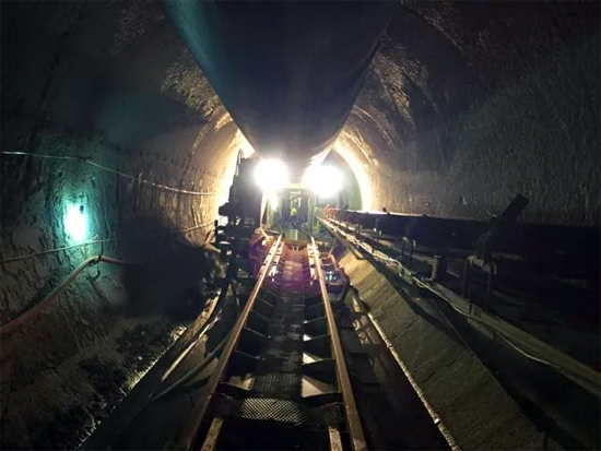 铁建重工小直径岩石隧道掘进机创造新纪录