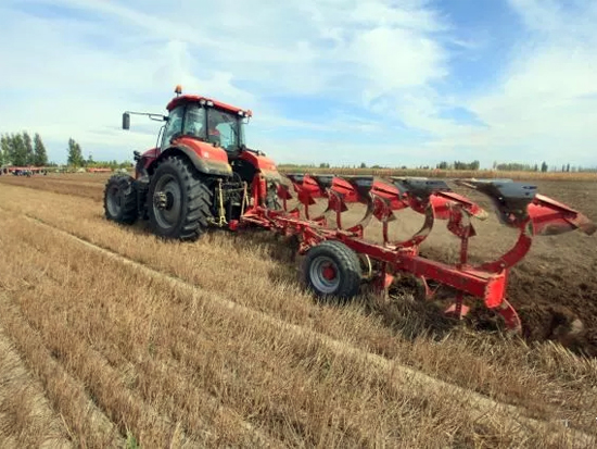 精准农机成为农业现代化的“金榔头”
