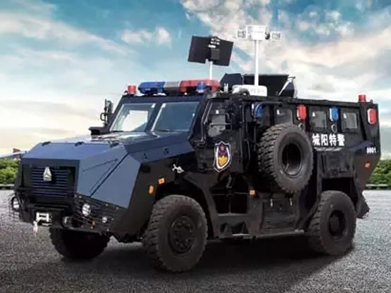中国重汽“獒威”<em>装甲车</em>保驾护航青岛上合峰会
