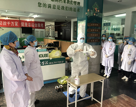 黨旗飄揚 合力戰“疫”安徽叉車集團基層黨組織和黨員、干部積極投身防控疫情第一線