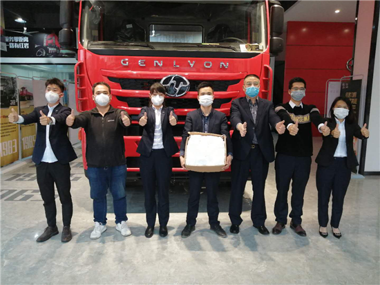 经济抗“疫”落到实处 上汽红岩20万“罩”护全网经销商