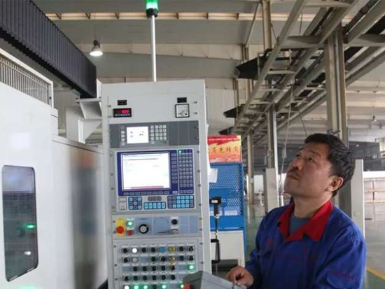 瓦轴集团3人获第二批“辽宁工匠”称号