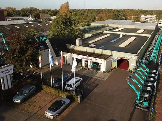 国际电商助力山河多款挖掘机远销瑞典